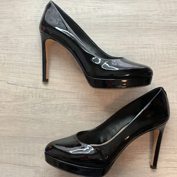 Excellent Condition Antonio Melani Black Patent Leather heels  Size 6 1/2 - Picture 3 of 8